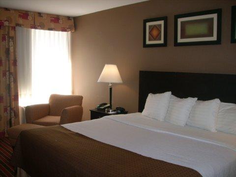 La Quinta Inn & Suites Pittsburgh North McCandless Township Экстерьер фото