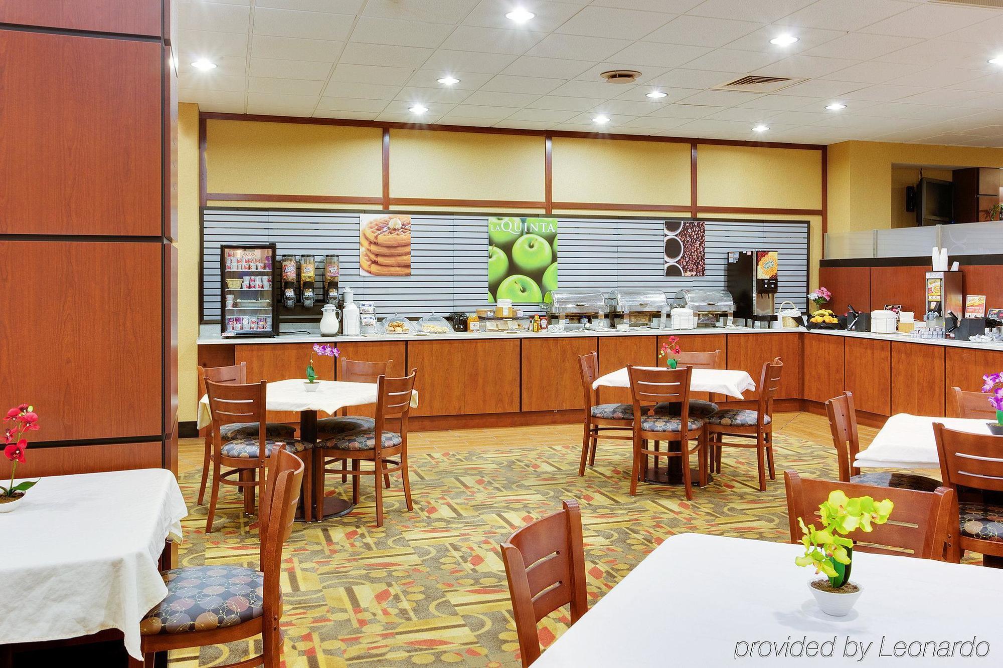 La Quinta Inn & Suites Pittsburgh North McCandless Township Экстерьер фото