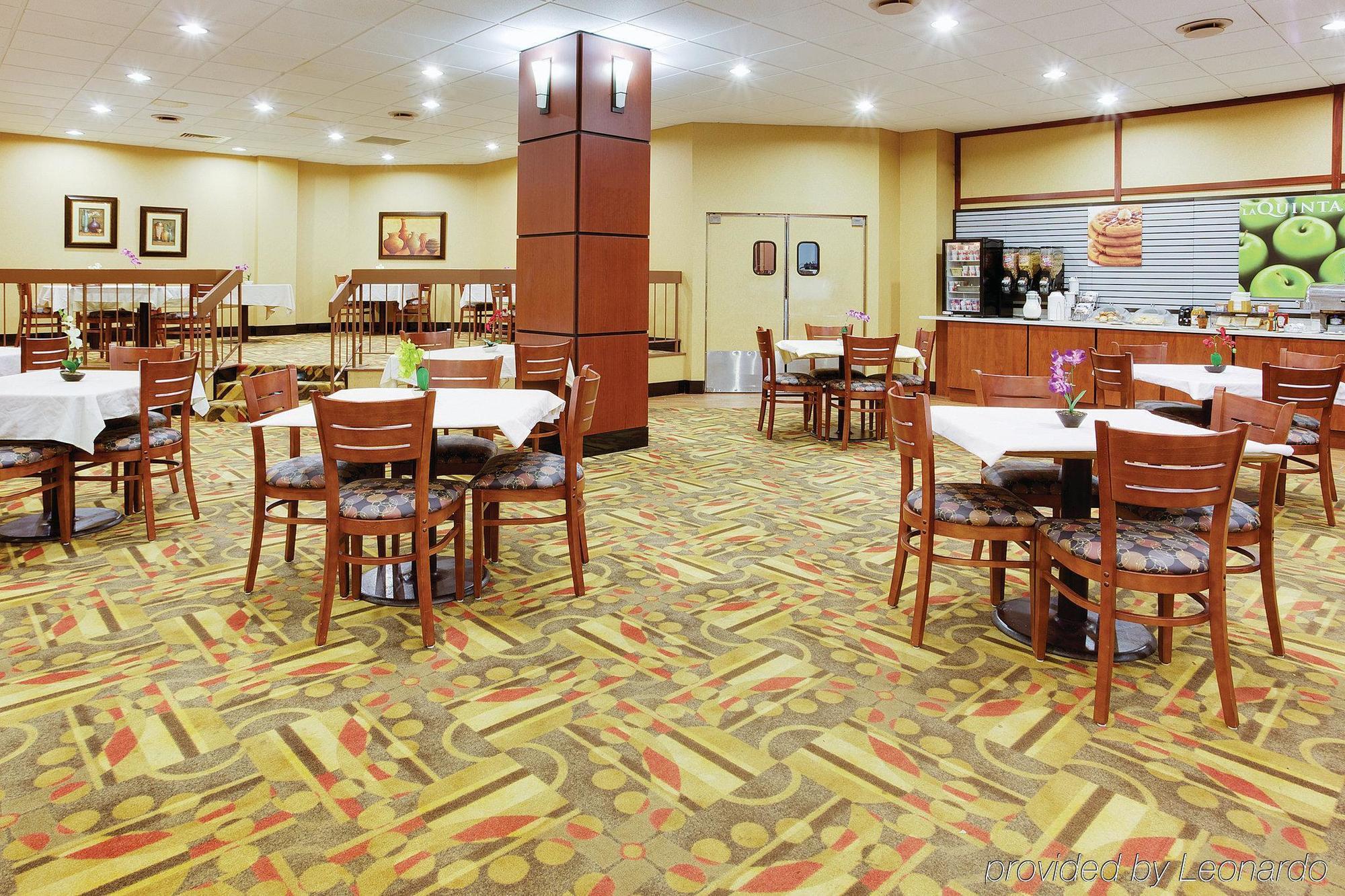 La Quinta Inn & Suites Pittsburgh North McCandless Township Экстерьер фото