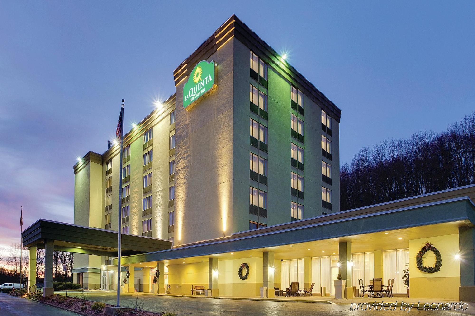 La Quinta Inn & Suites Pittsburgh North McCandless Township Экстерьер фото