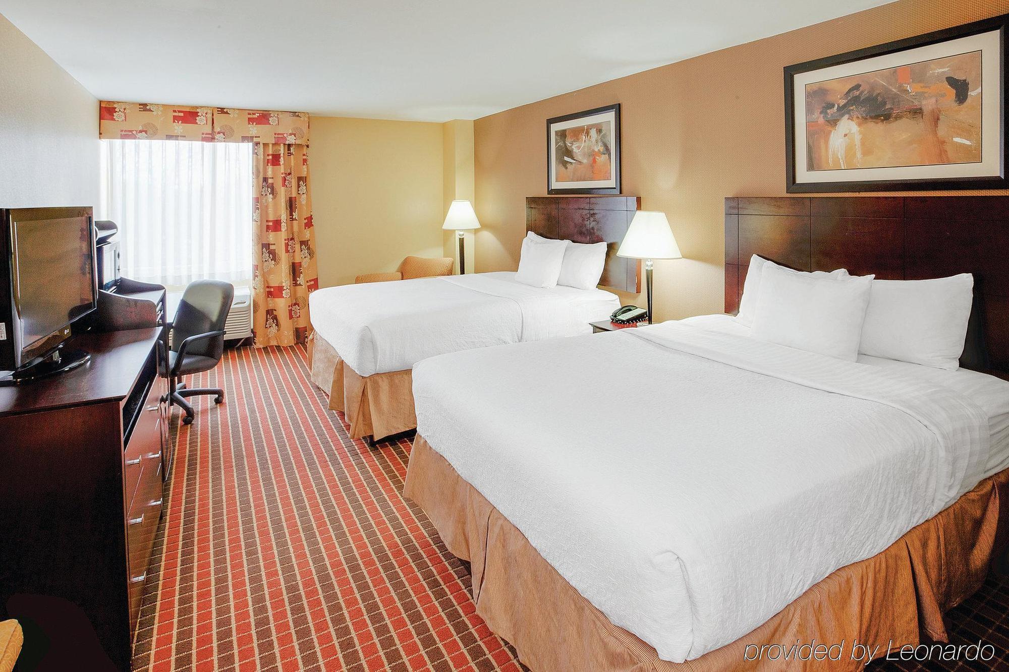 La Quinta Inn & Suites Pittsburgh North McCandless Township Экстерьер фото