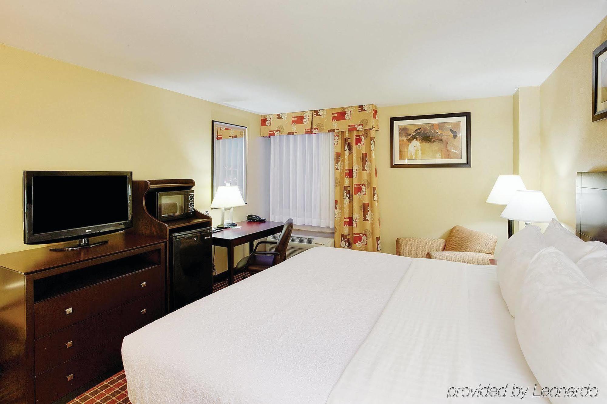 La Quinta Inn & Suites Pittsburgh North McCandless Township Экстерьер фото